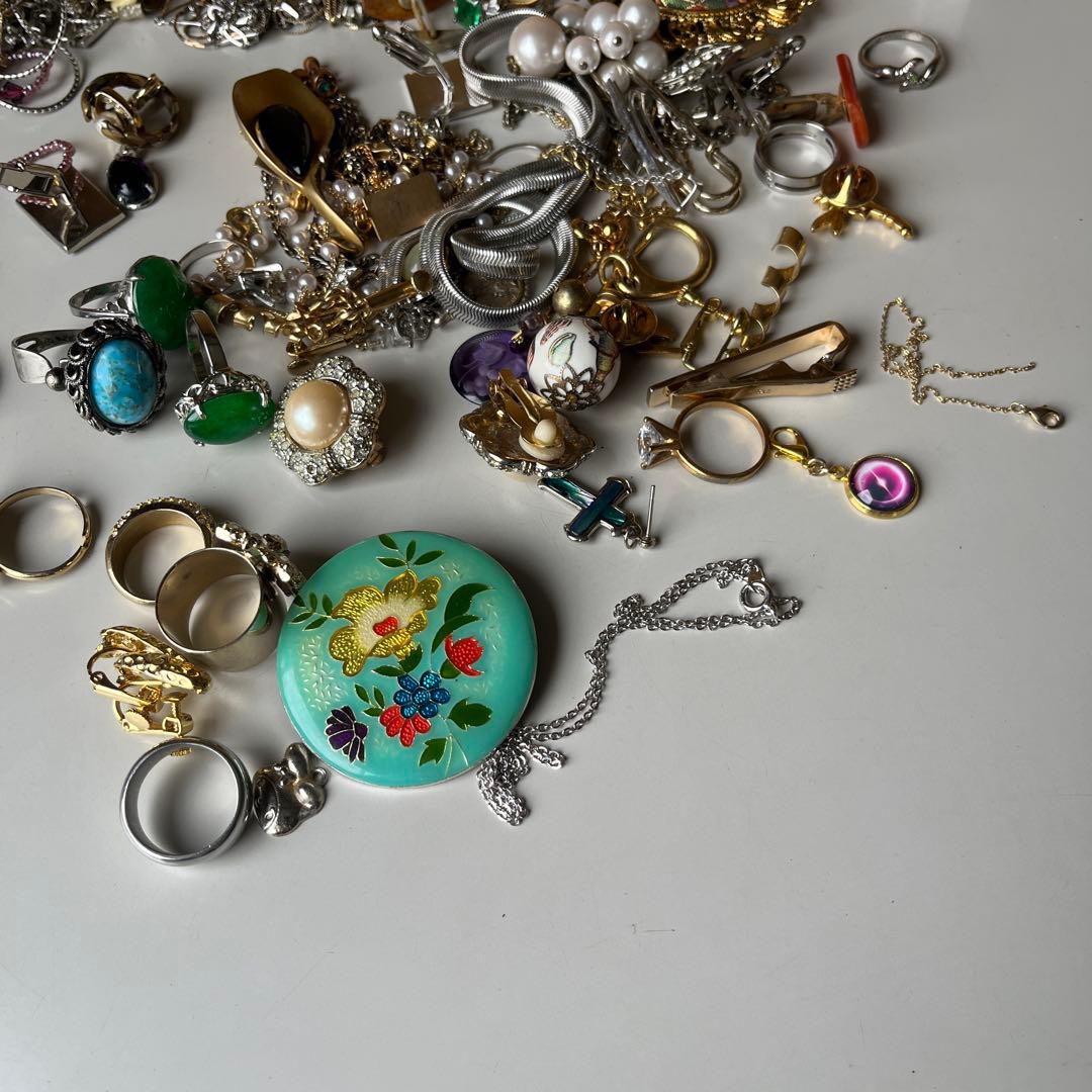 アクセサリー　まとめて482g ジャンク　指輪　ネックレス　ブローチ　など