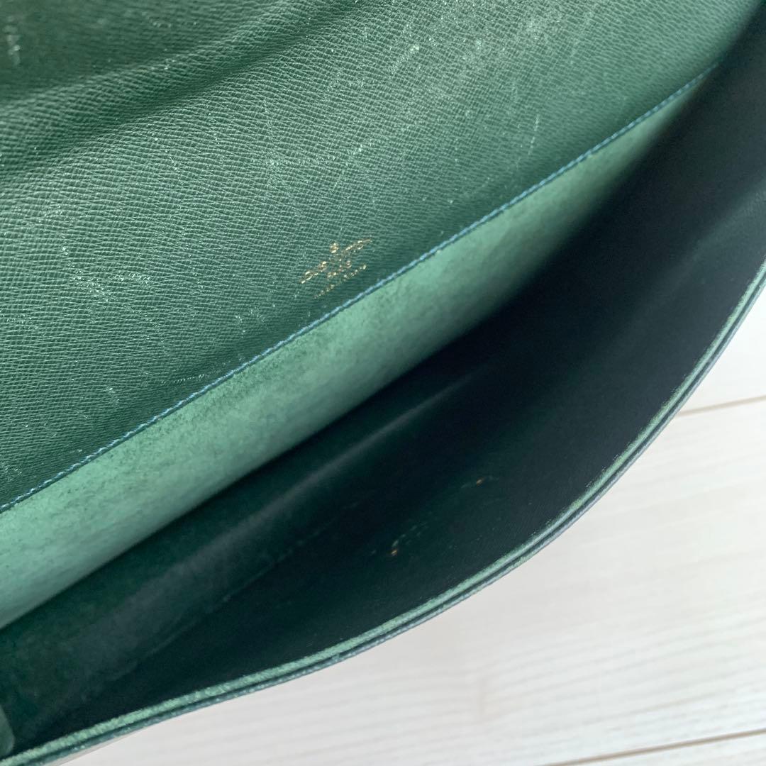 LOUIS VUITTON セルヴィエット・クラド　タイガ　エピレザー　グリーン