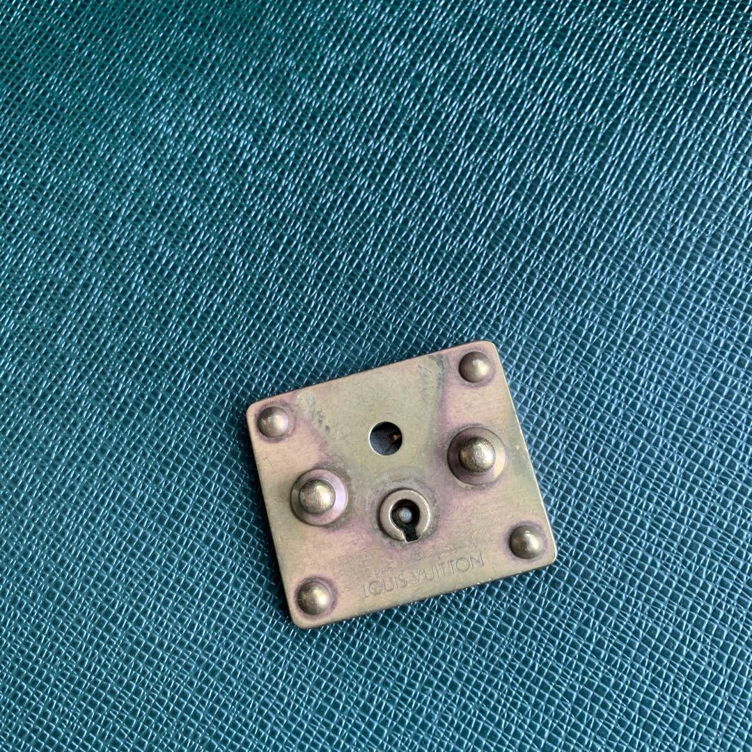 LOUIS VUITTON セルヴィエット・クラド　タイガ　エピレザー　グリーン