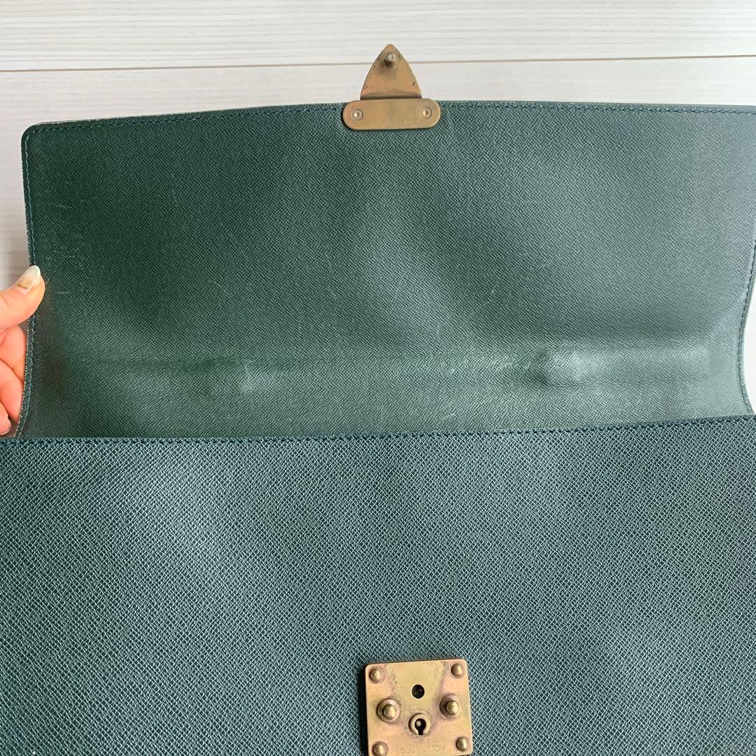 LOUIS VUITTON セルヴィエット・クラド　タイガ　エピレザー　グリーン