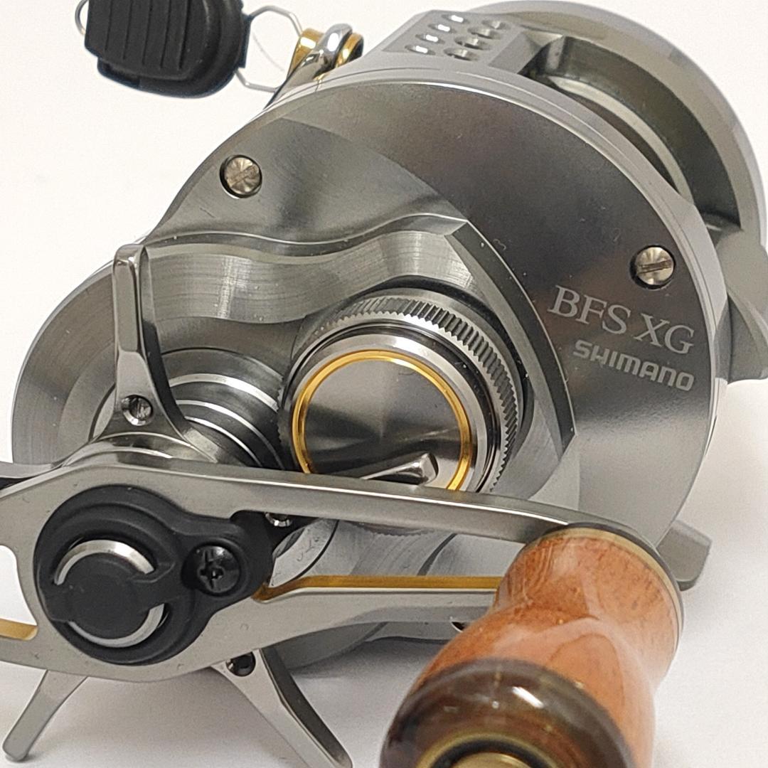 シマノ 23カルカッタコンクエスト BFSXG ハンドルノブ交換 ケース付