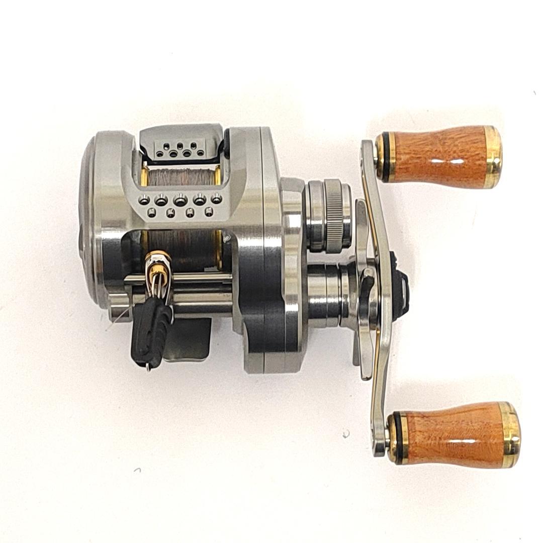 シマノ 23カルカッタコンクエスト BFSXG ハンドルノブ交換 ケース付