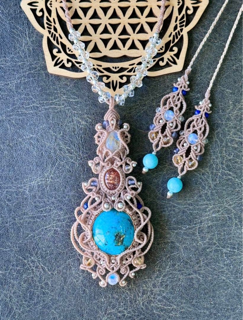 専用☆ペルシアンターコイズ＆サンストーン＆ムーンストーンのマクラメ編みネックレス