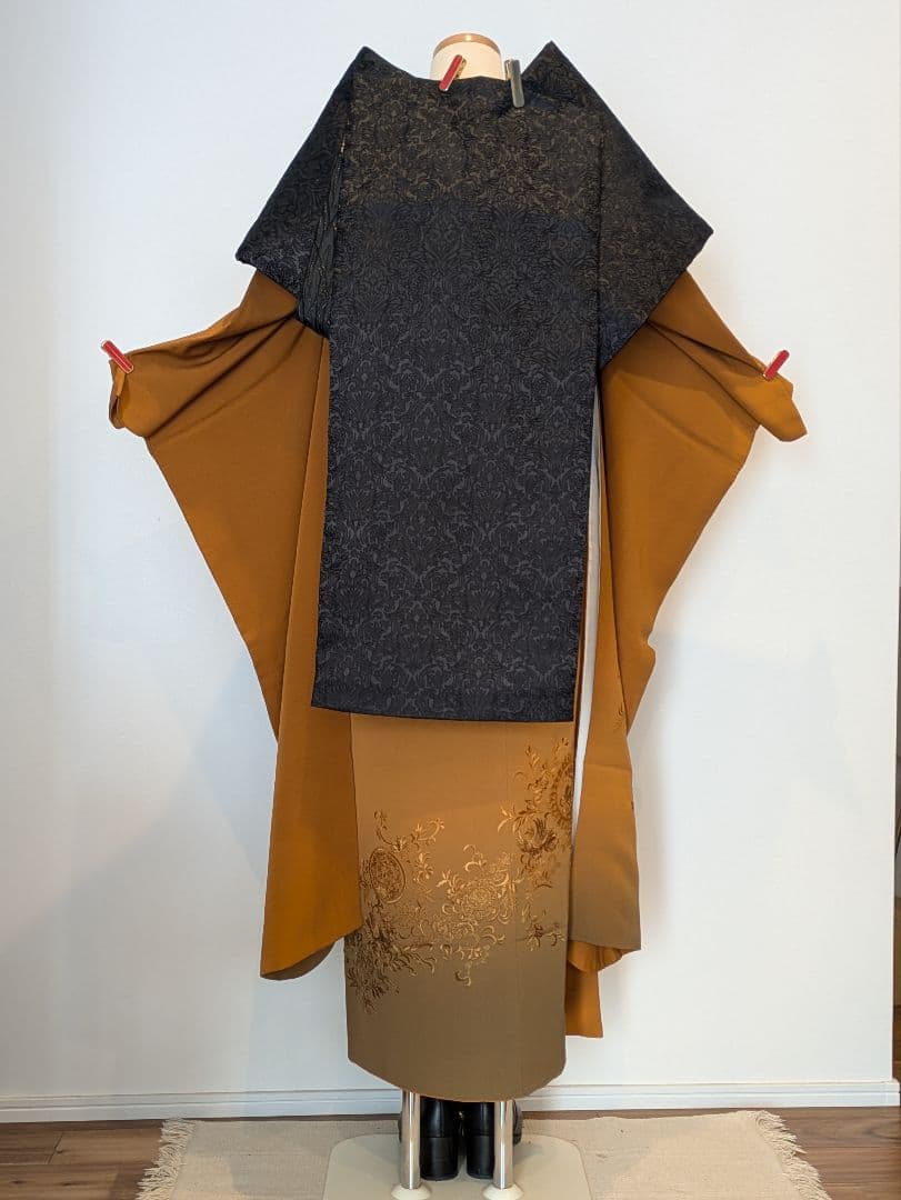 振袖フルセット 身丈160.5裄63.5 刺繍柄 山吹色 黒 成人式 逸品