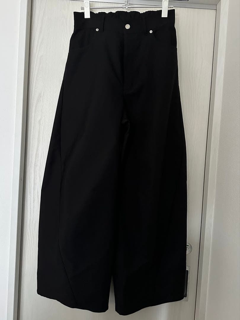 Lui's アクティブカーブスラックスパンツ