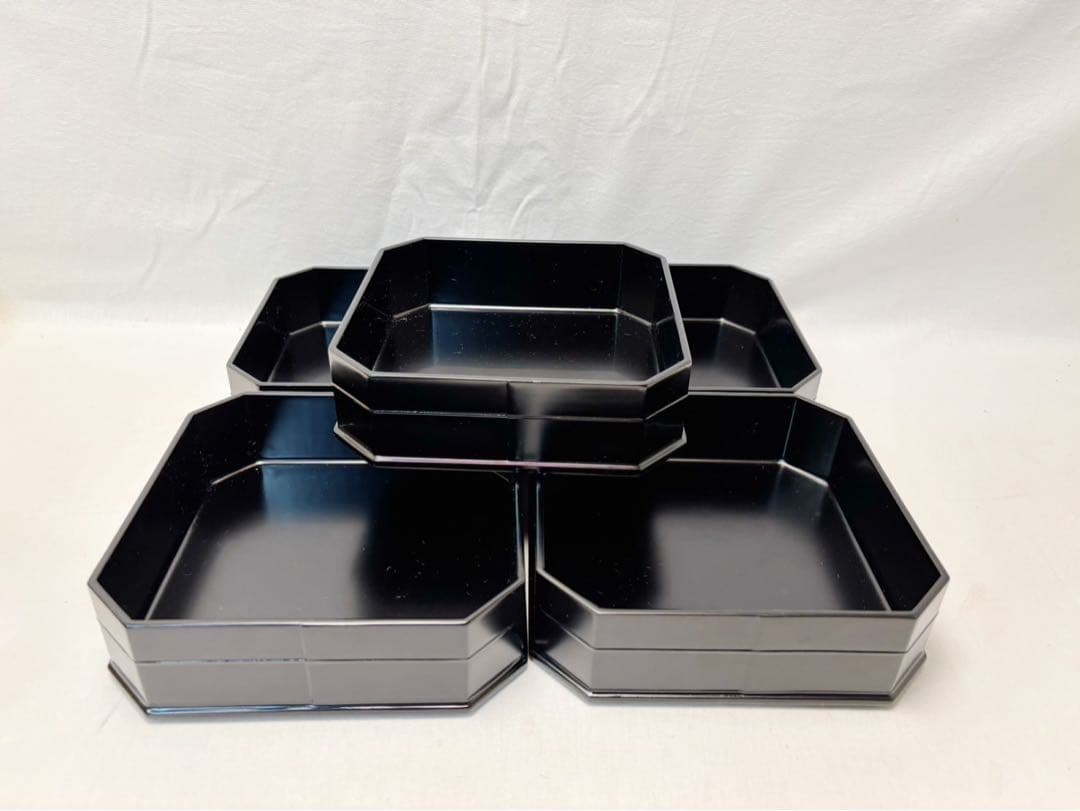 ほぼ未使用 懐石道具 木製黒真塗 5段縁高重 茶懐石 利休好写 お正月 紙箱