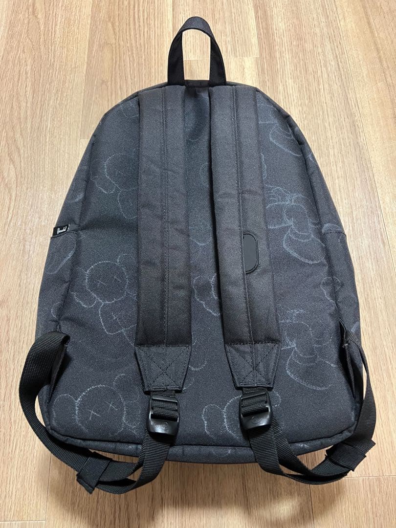 KAWS × Herschel Supply バックパック