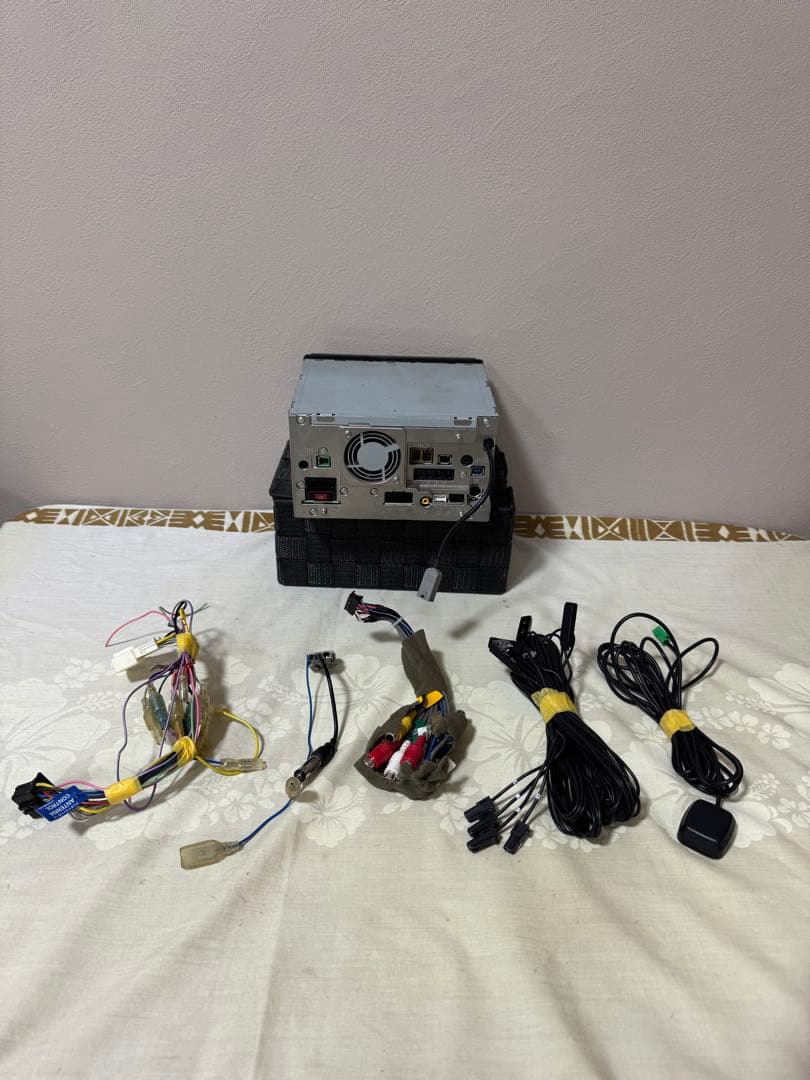 AVIC-ZH09 carrozzeria カロッツェリア　サイバーナビ2011