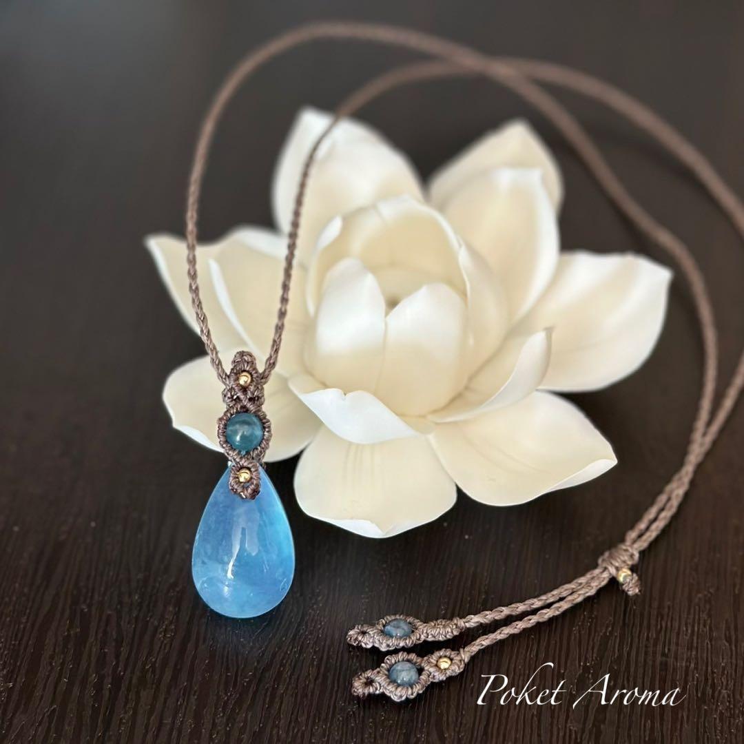 『清流』アクアマリンとディープカラーアクアマリンのマクラメペンダントネックレス