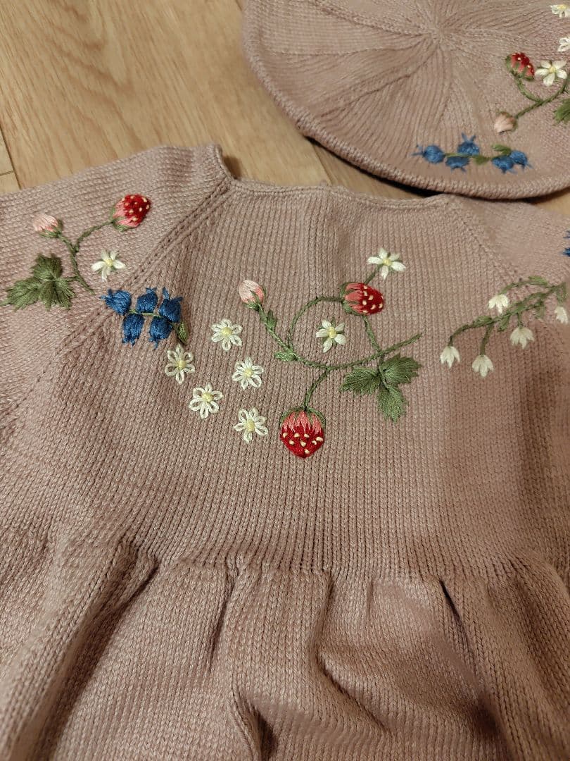 Shirley bredal刺繍ロンパースとベレー帽セット