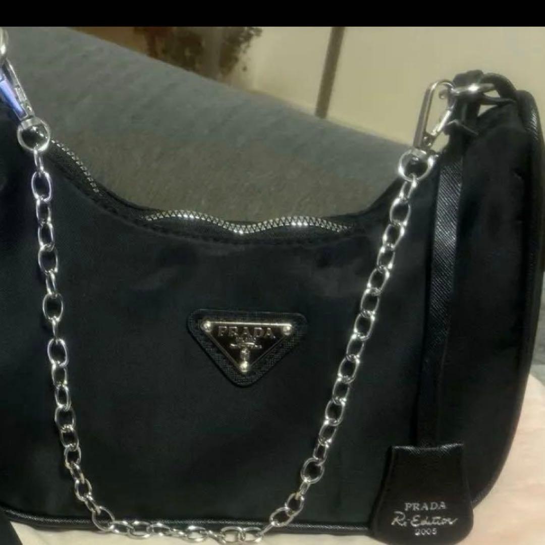 PRADA ノベルティ　ショルダーバック