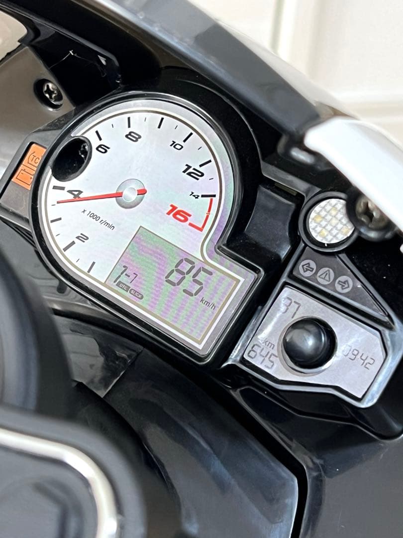 電動常用バイク  S1000 RR 子供用 屋内用 プレゼント