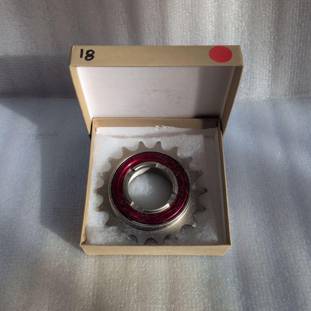 White Industries ENO 18T RED コグ