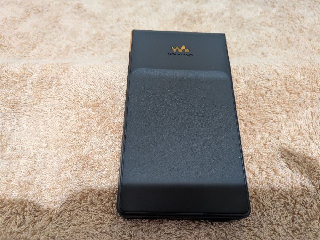 あ*ん様 美品　SONY NW-ZX707　64GB Hi-Res　ケースおまけ