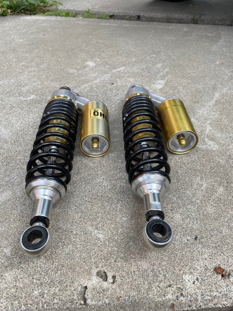 SR400にて使用　RC サスペンションショック？