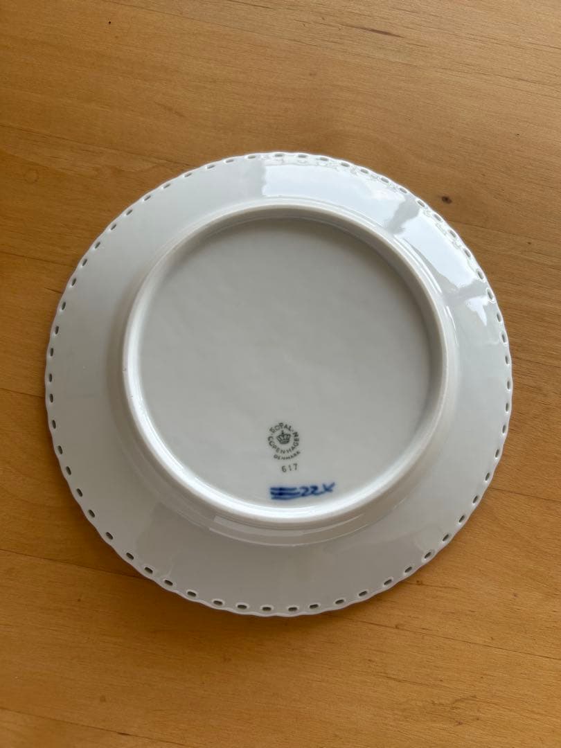 もも　①ロイヤルコペンハーゲン　ブルーフルーテッド フルレース17cm 皿