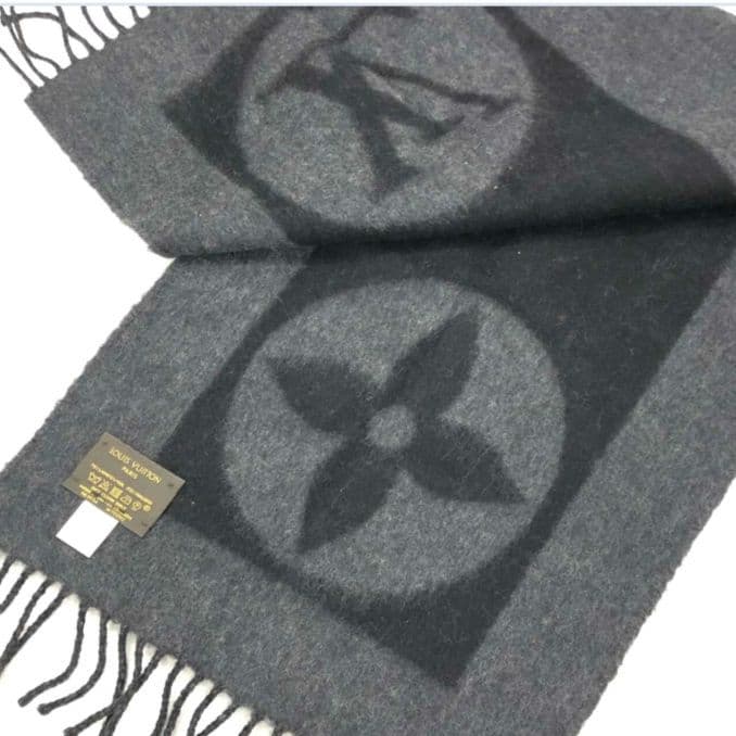 nana❤︎様　美品✨　ヴィトン　ロゴ　マフラー　ブラック　M72202　エシャ