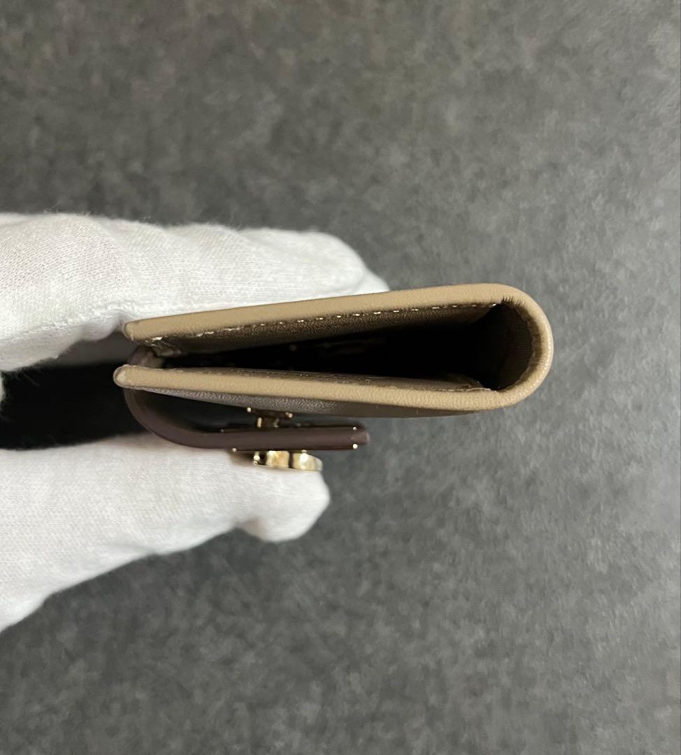 未使用　Salvatore Ferragamo ベージュキーケース