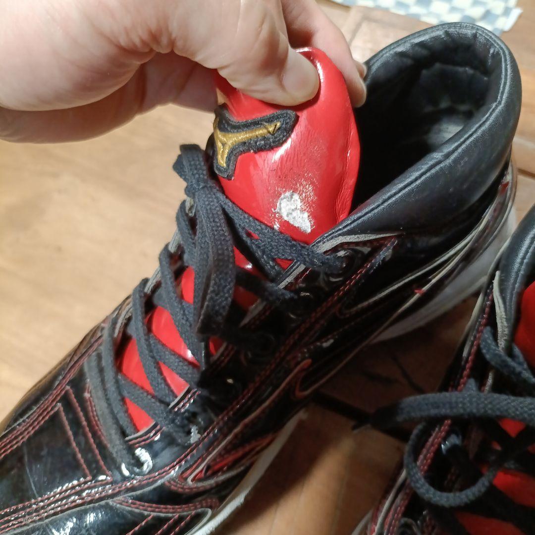 28cmミズノプロ 野球アップシューズ 黒/赤　トレーニングシューズ