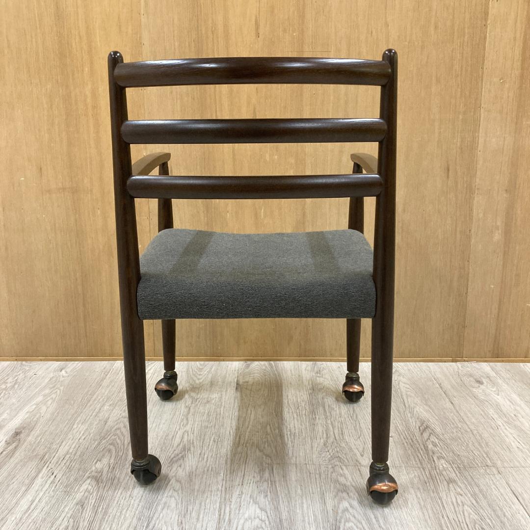 【柏木工】ナラ材　アームチェア　椅子　ダイニングチェア　キャスター付き