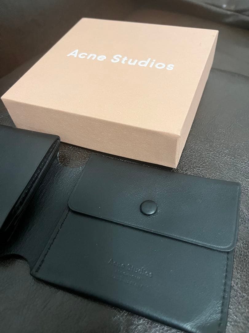 Acne Studios　アクネストゥディオス レザー製三つ折りウォレット