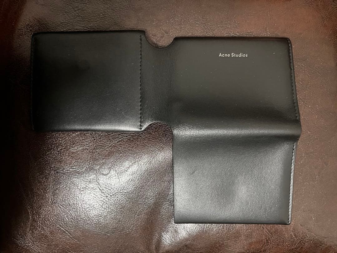 Acne Studios　アクネストゥディオス レザー製三つ折りウォレット