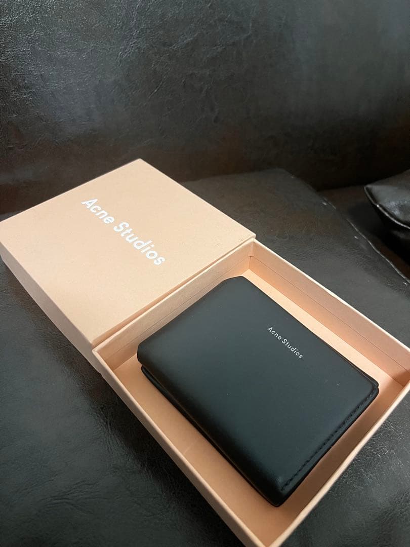 Acne Studios　アクネストゥディオス レザー製三つ折りウォレット