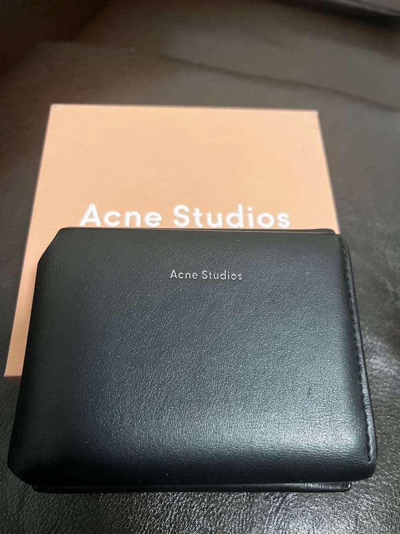 Acne Studios　アクネストゥディオス レザー製三つ折りウォレット