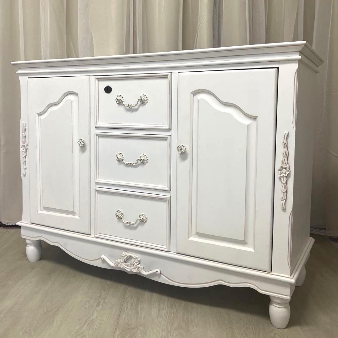 リュバンシュ ロココアンティークキー付ホワイト洋服ダンス キャビネット