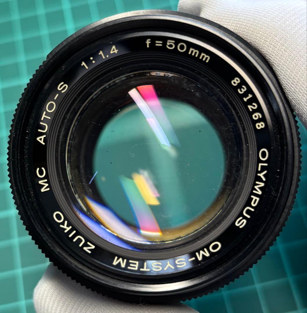 ★ OLYMPUS OM-2 (革ケース付) + 標準レンズ 50mm F1.4