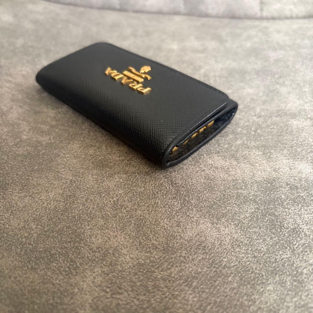PRADA キーケース サフィアーノ レザー 4連 ブラック