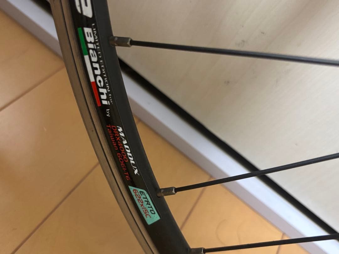 Bianchiホイール　reparto corse Tiagraハブ