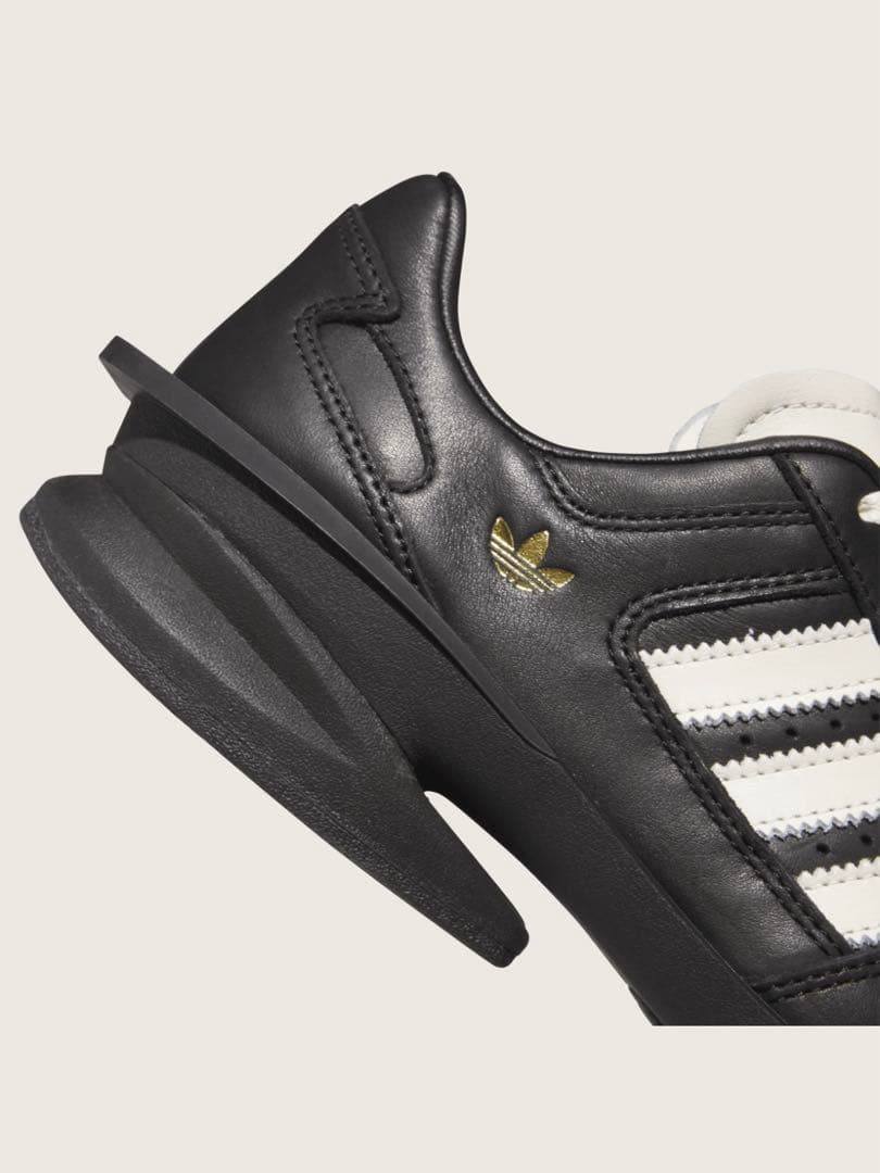 新品 adidas forum sq w cubism／BLACK 25cm