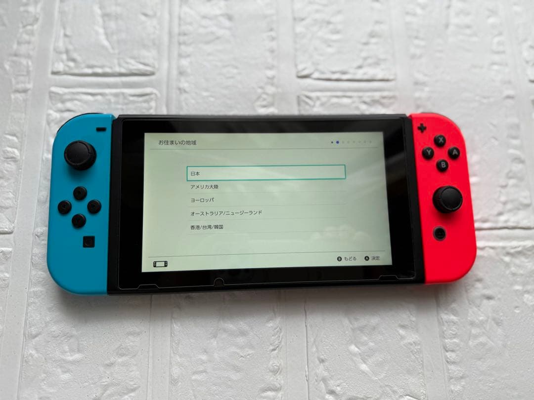 【Nintendo Switch 本体＋収納ケース付き】