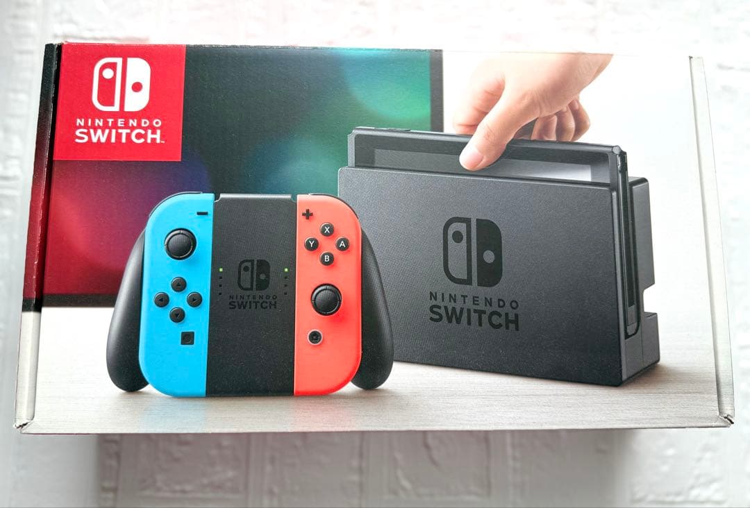 【Nintendo Switch 本体＋収納ケース付き】