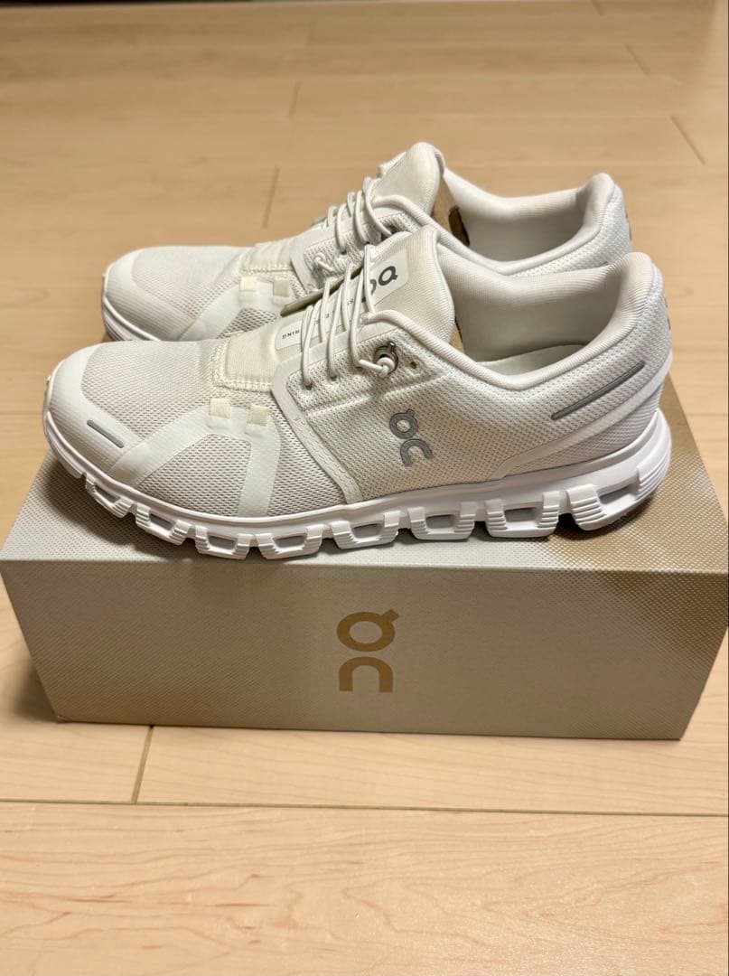 【極美品】On Cloud 6 ウィメンズ 24.5cm ホワイト| ホワイト
