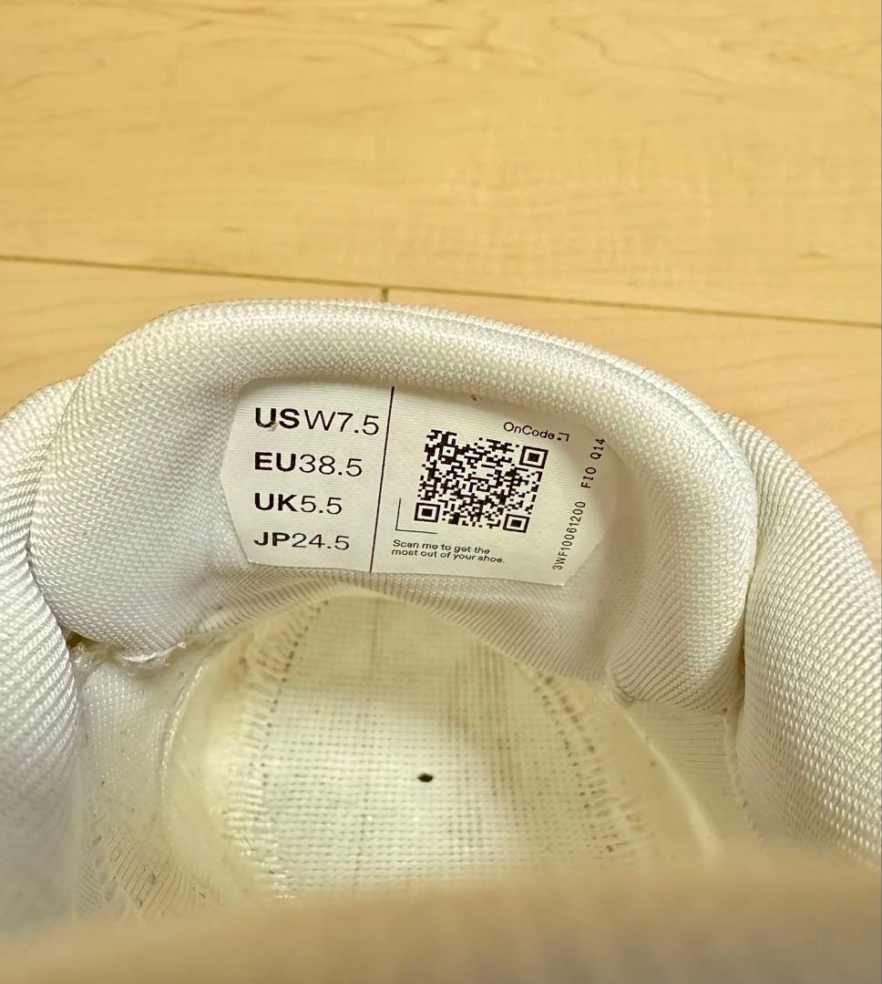 【極美品】On Cloud 6 ウィメンズ 24.5cm ホワイト| ホワイト