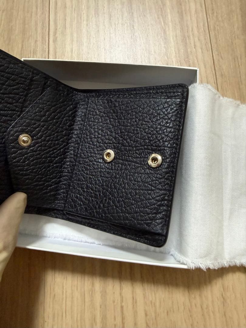 マルジェラ　【S56UI0140】黒 レザー 二つ折り財布