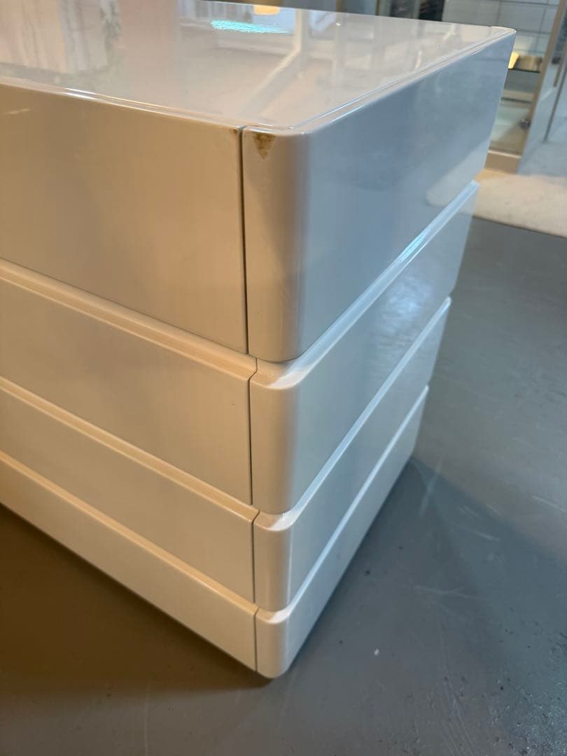 su　ホワイト　チェスト