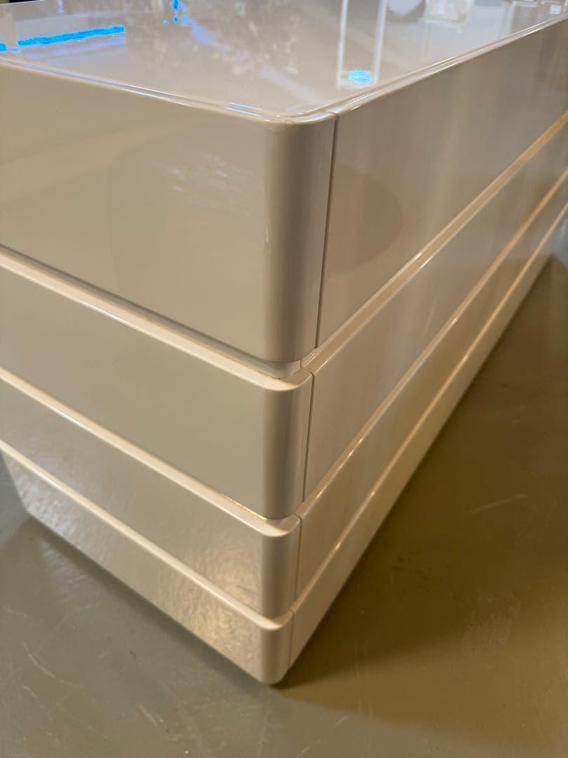 su　ホワイト　チェスト