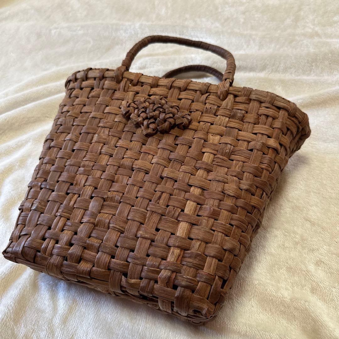 山葡萄の手提げバッグ