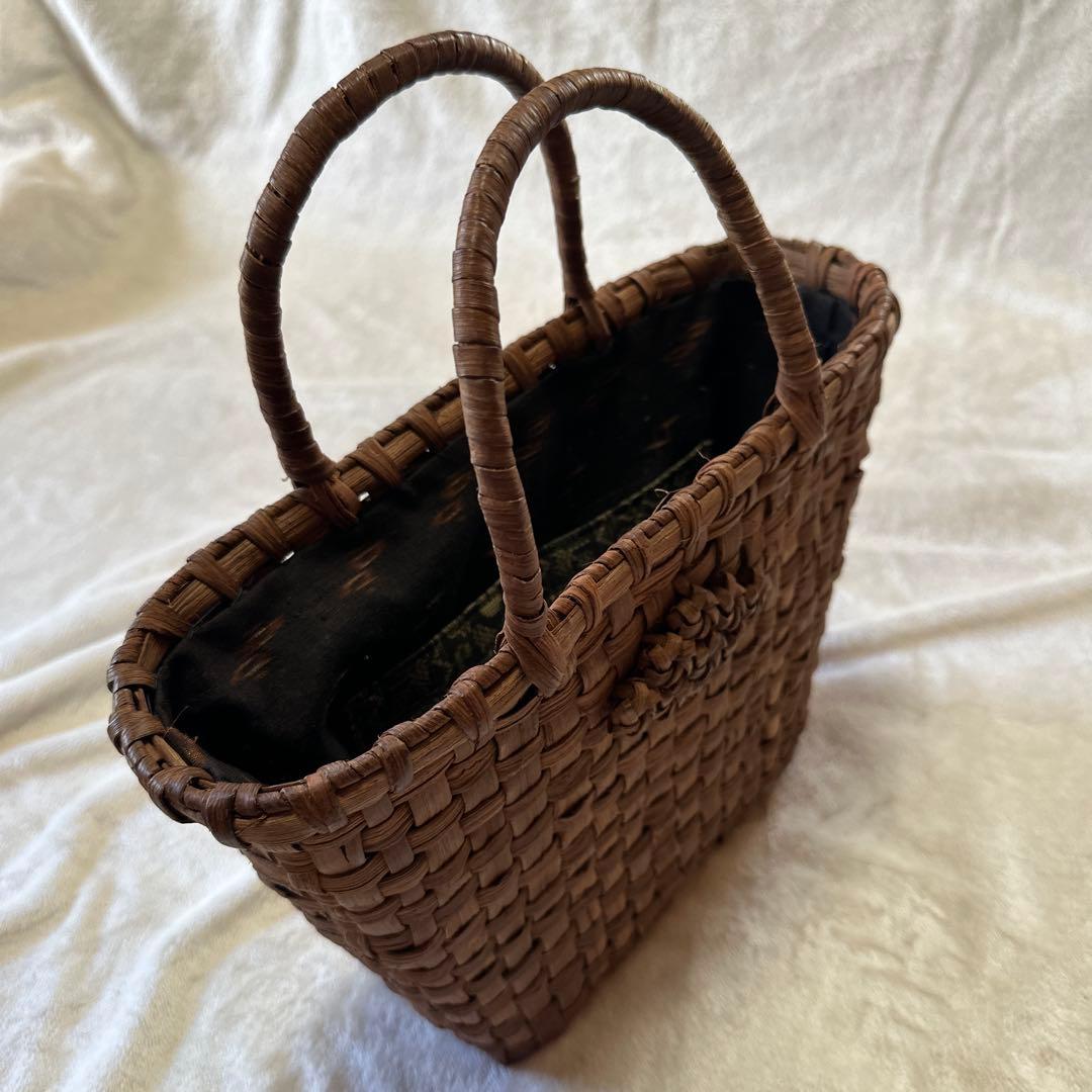 山葡萄の手提げバッグ