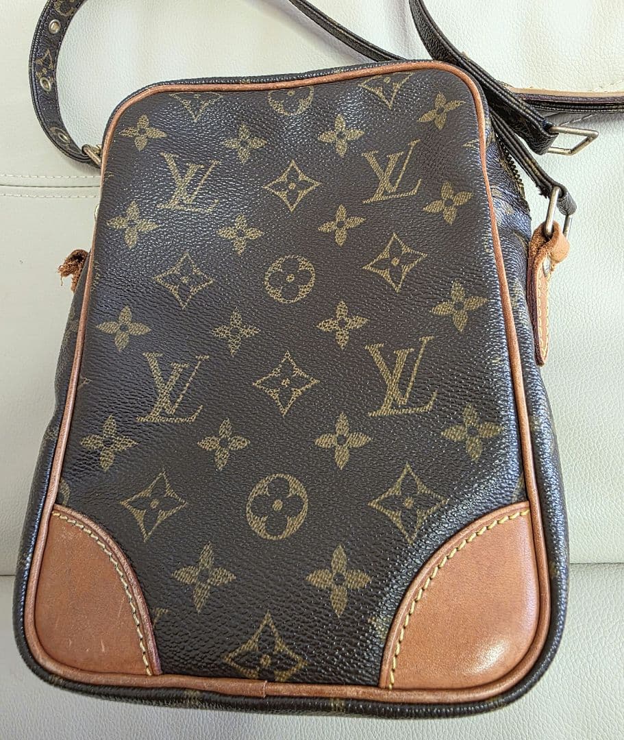 Louis Vuitton ルイヴィトン アマゾン モノグラム ショルダーバッグ