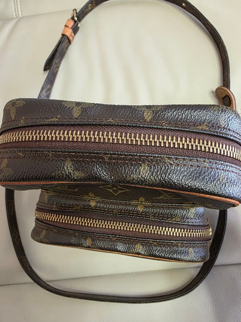 Louis Vuitton ルイヴィトン アマゾン モノグラム ショルダーバッグ