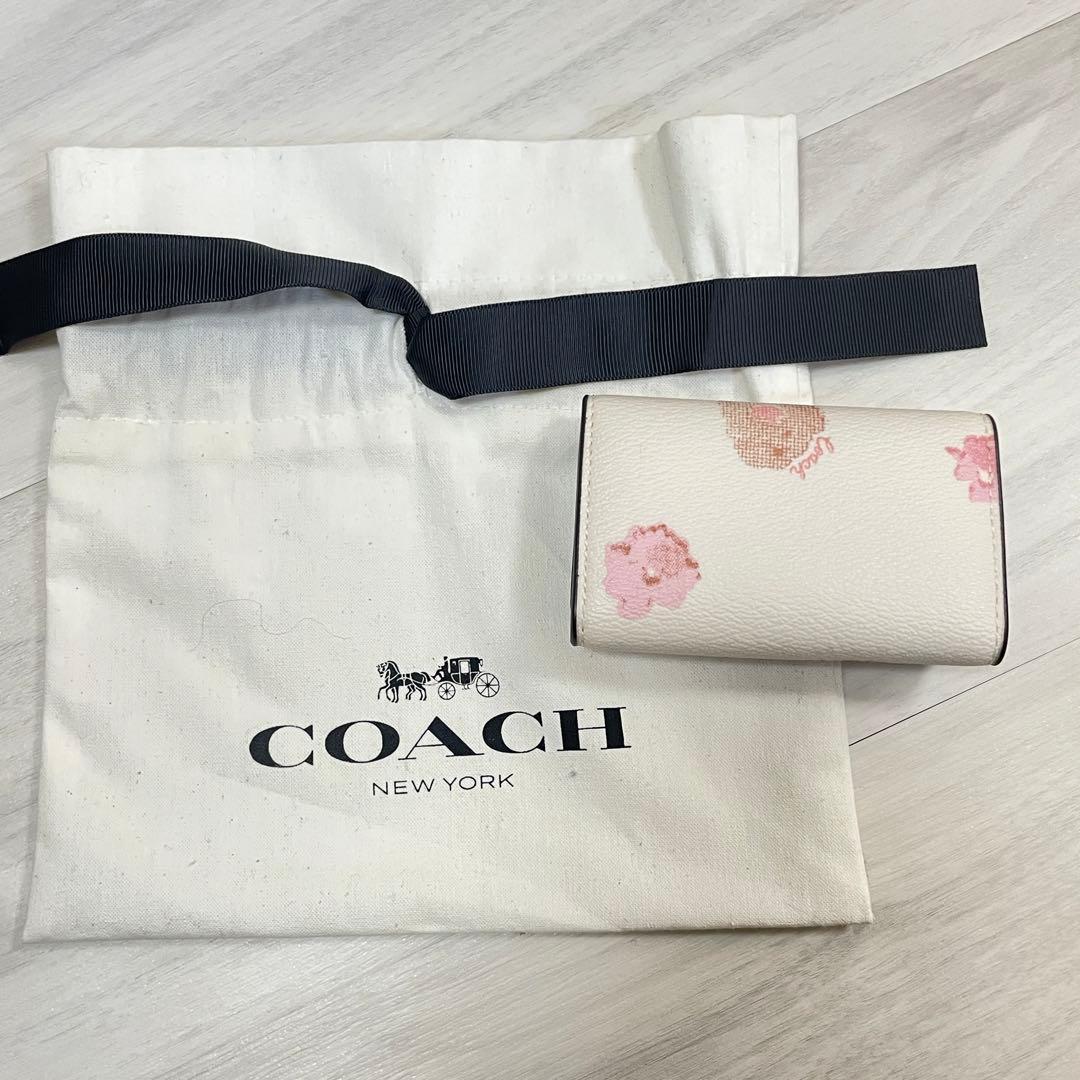 COACH 日本限定 ファイブ リング キーケース・フローラル