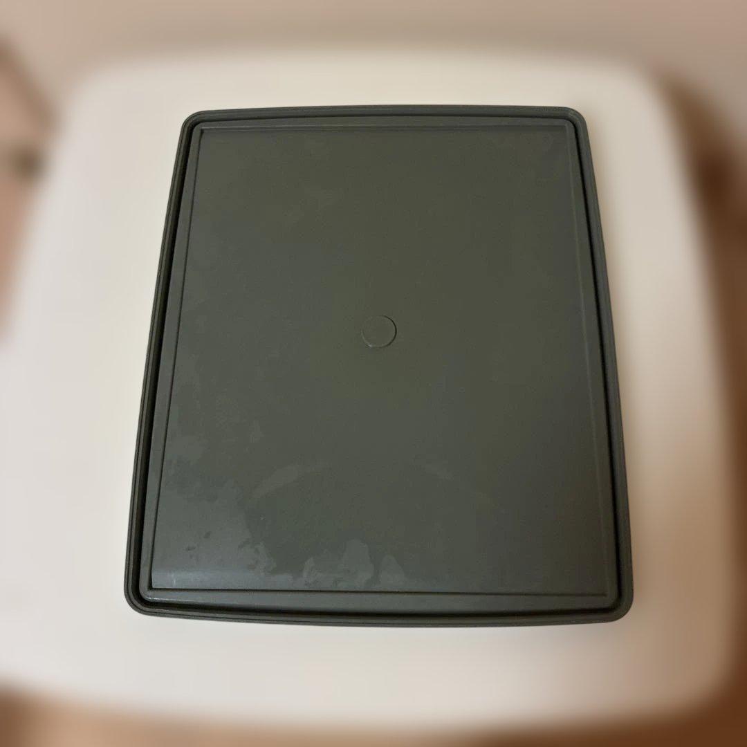 タッパーウエアスーパーケース 4個。