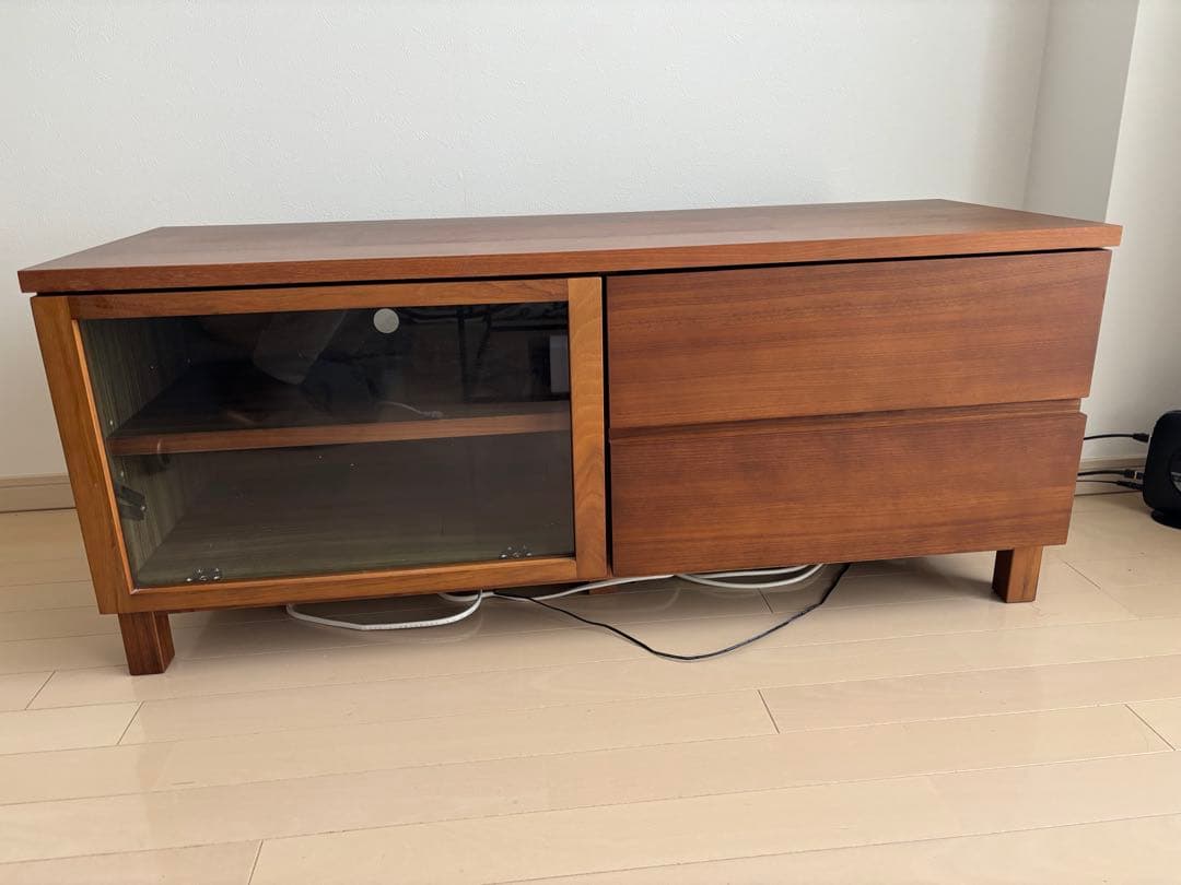 無印良品　ウォールナット　木製テレビ台 ガラス扉付き
