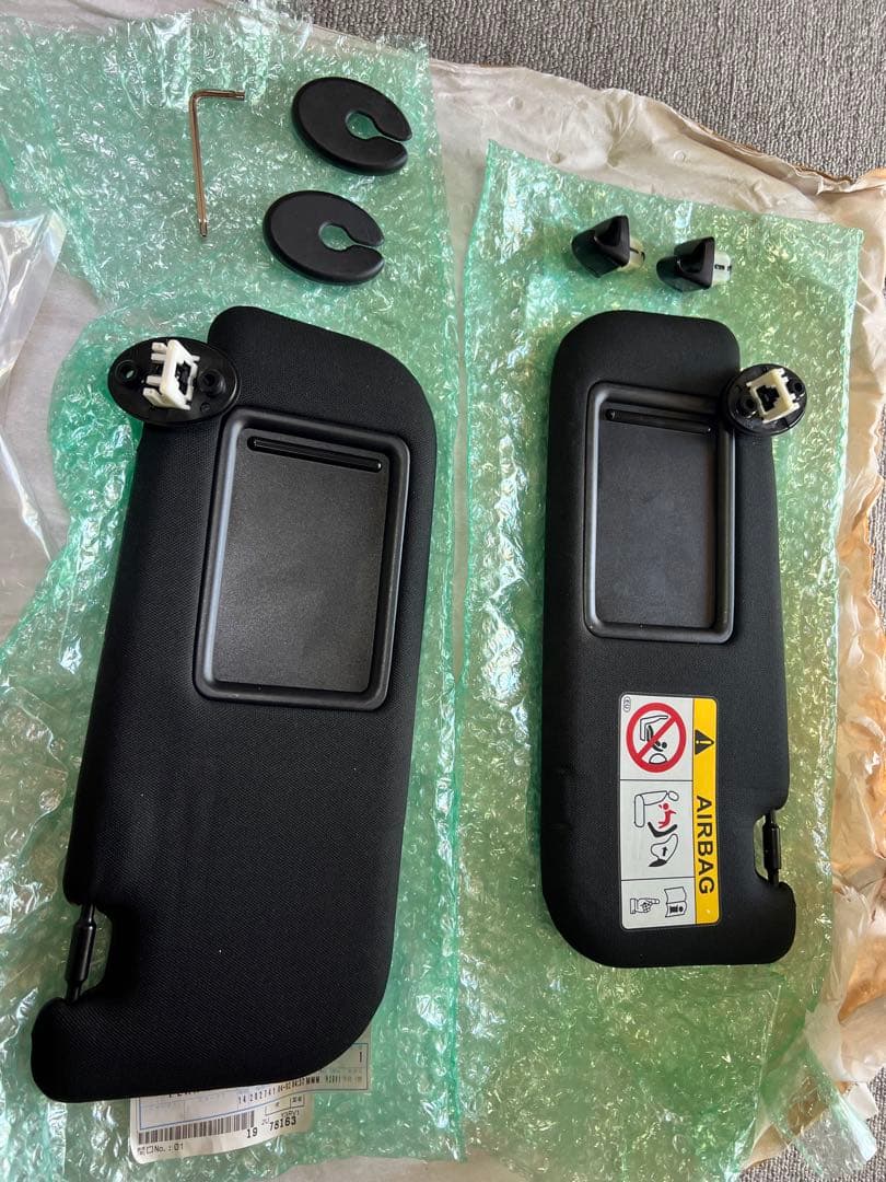 rav4 ブラックAピラー&ブラックバイザー