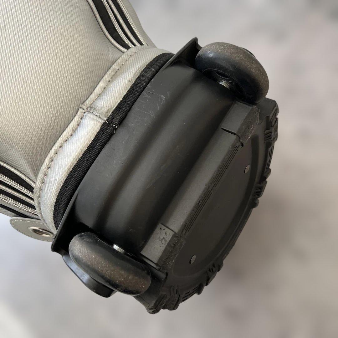 23区　キャスター付きキャディバッグ&セルフバッグ　シルバー