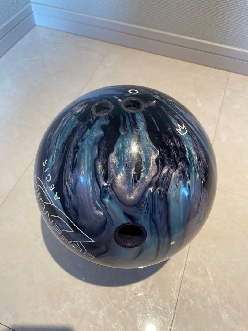 Defender Aegis 14ポンド ボウリングボール